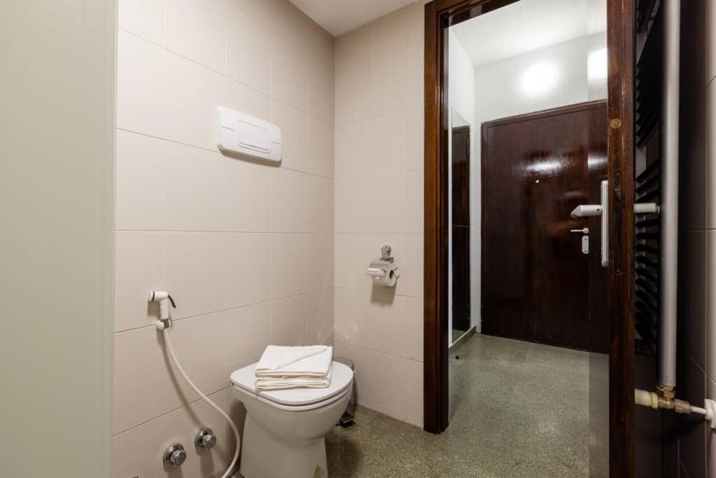 Ferrari - Ac -Wifi - Flexyrent Apartment Milan Bagian luar foto
