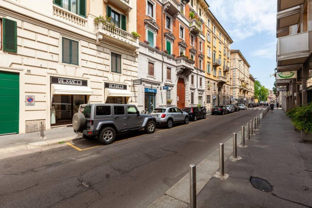 Ferrari - Ac -Wifi - Flexyrent Apartment Milan Bagian luar foto